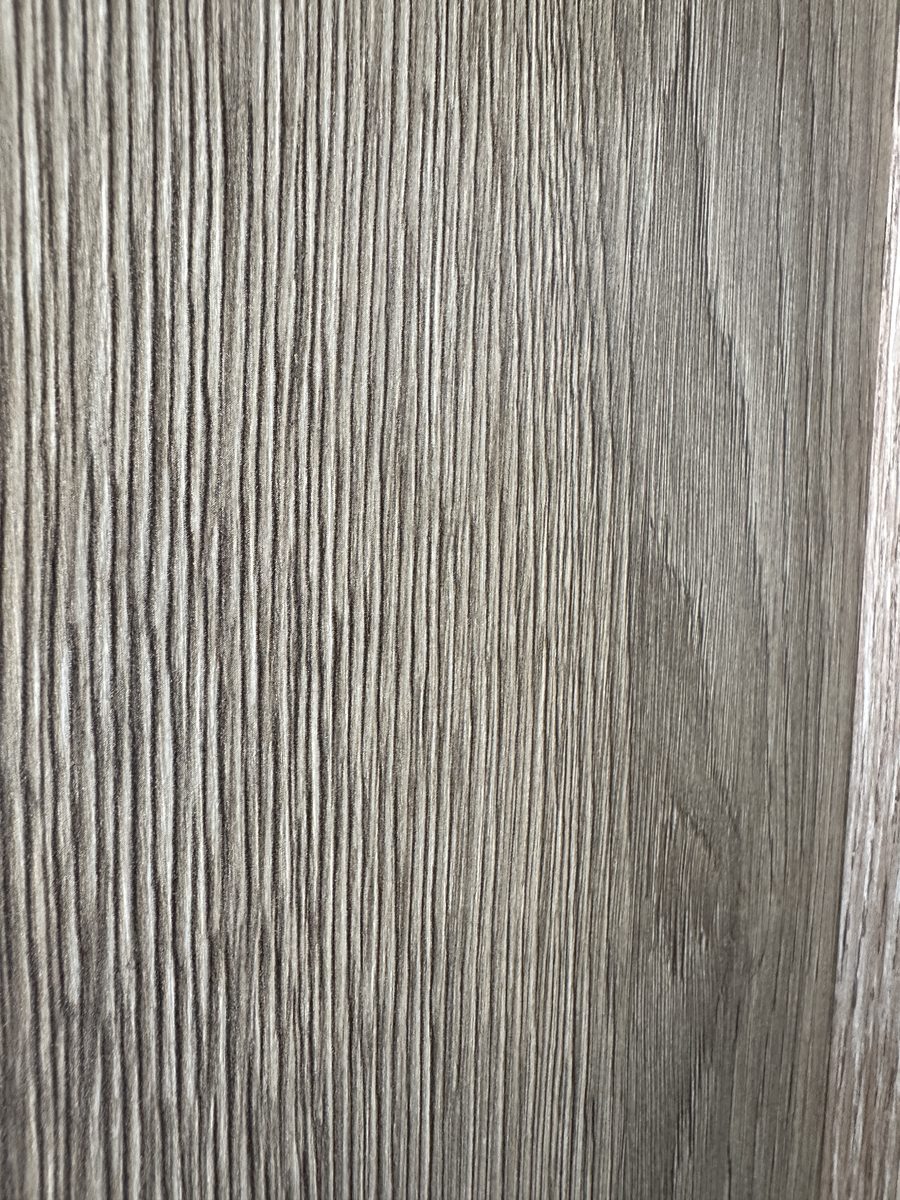 The Ingleton, the grain of the grey oak floor