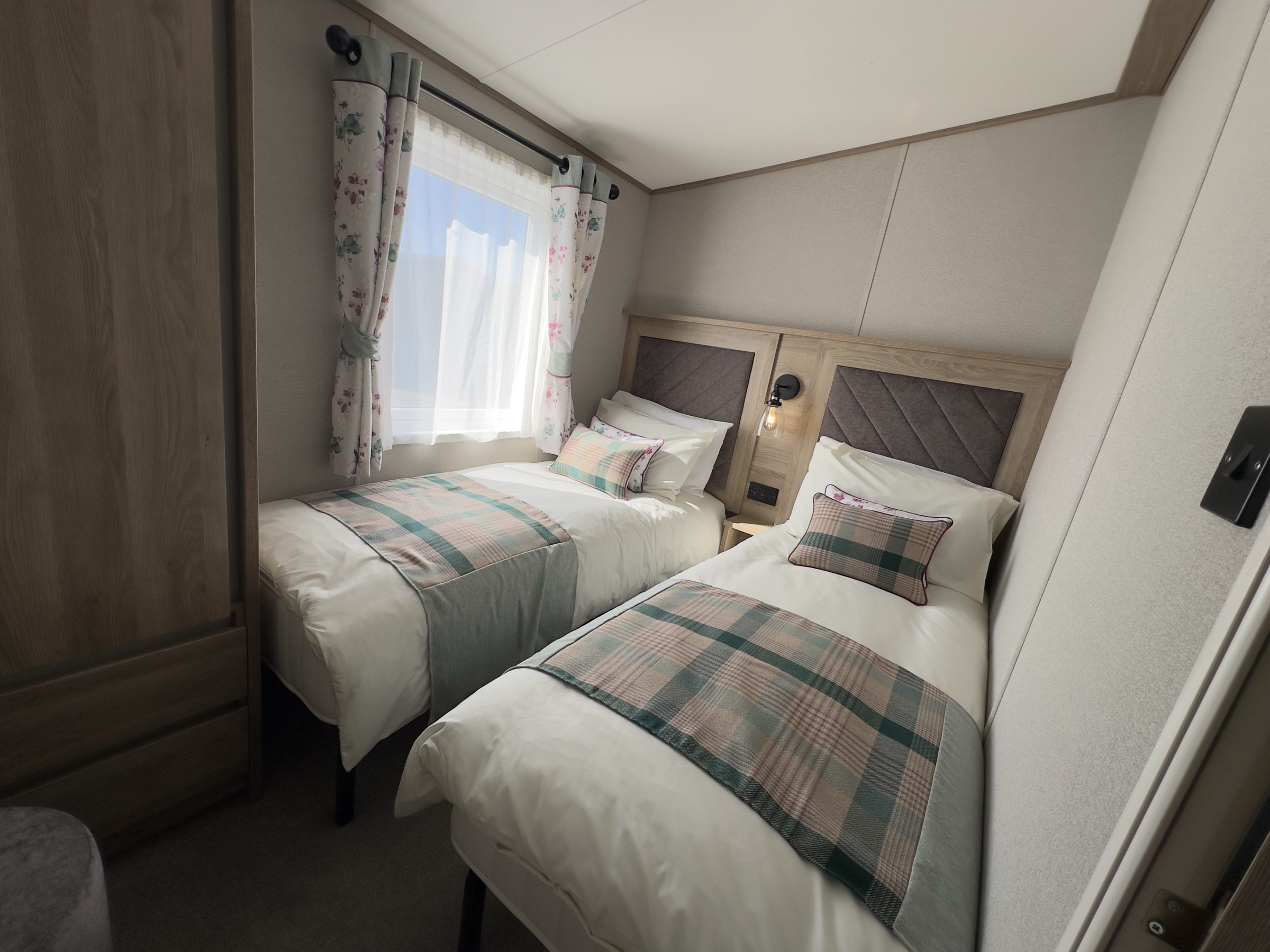 The Ingleton, twin bedroom