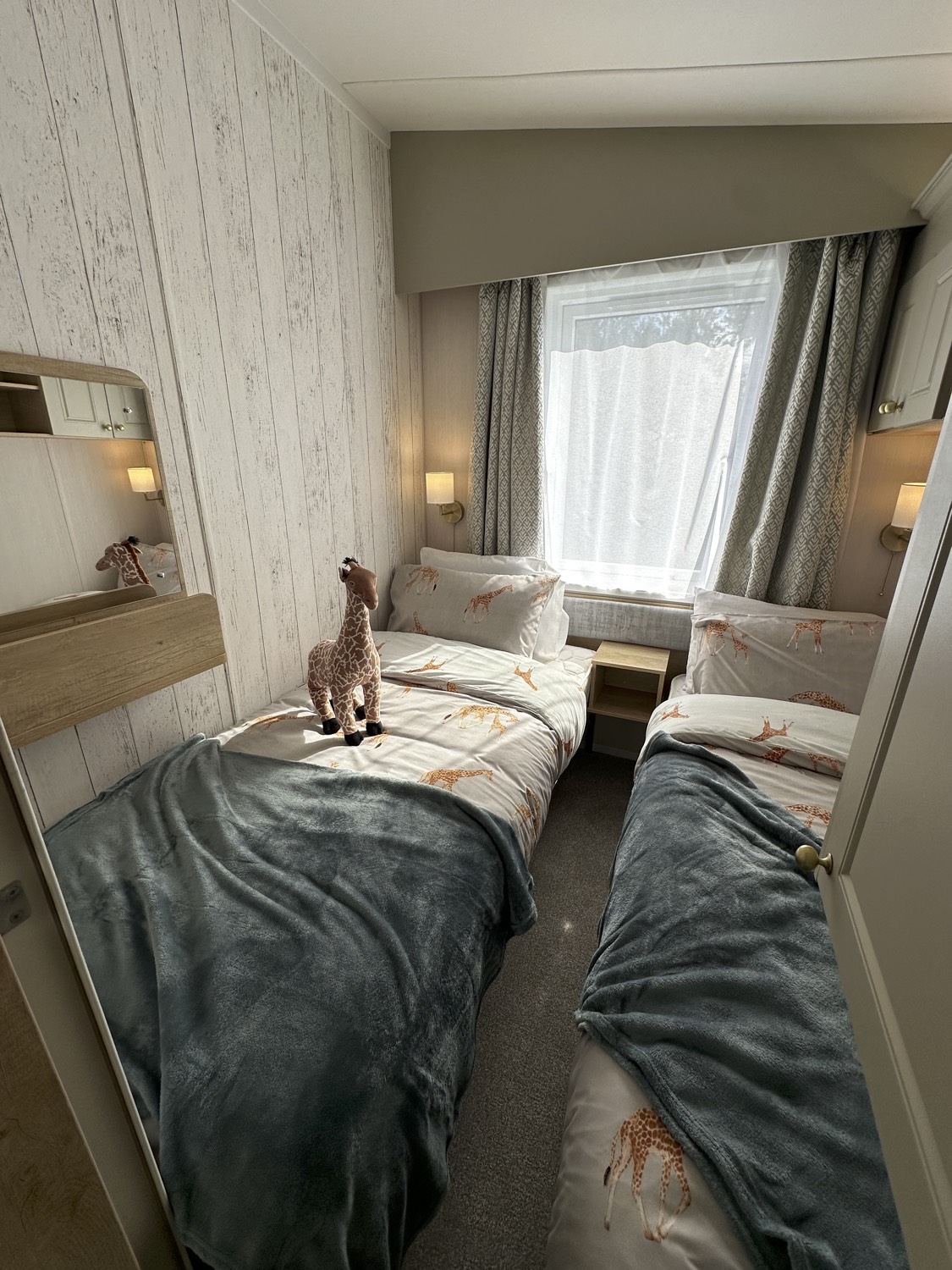 The Moselle, country twin bedroom