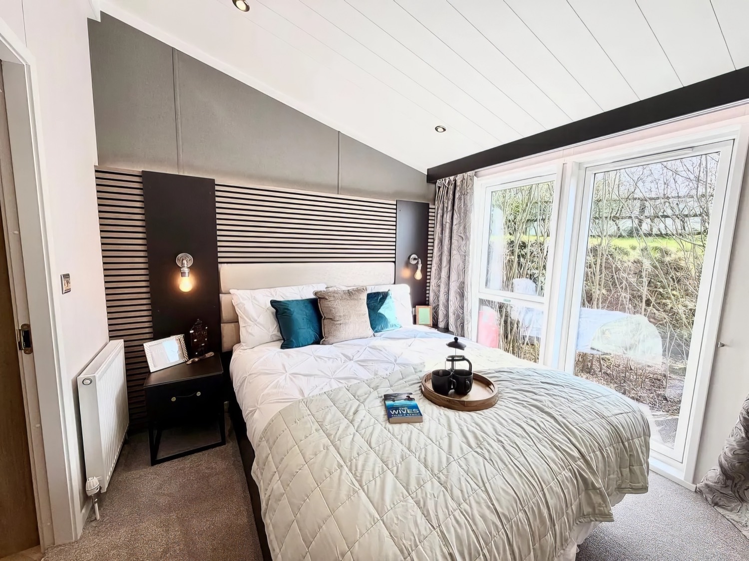 The Toronto, main bedroom