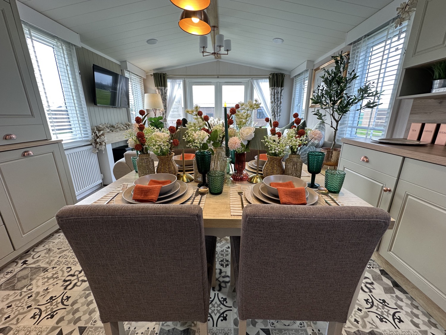 The Vendee, dining