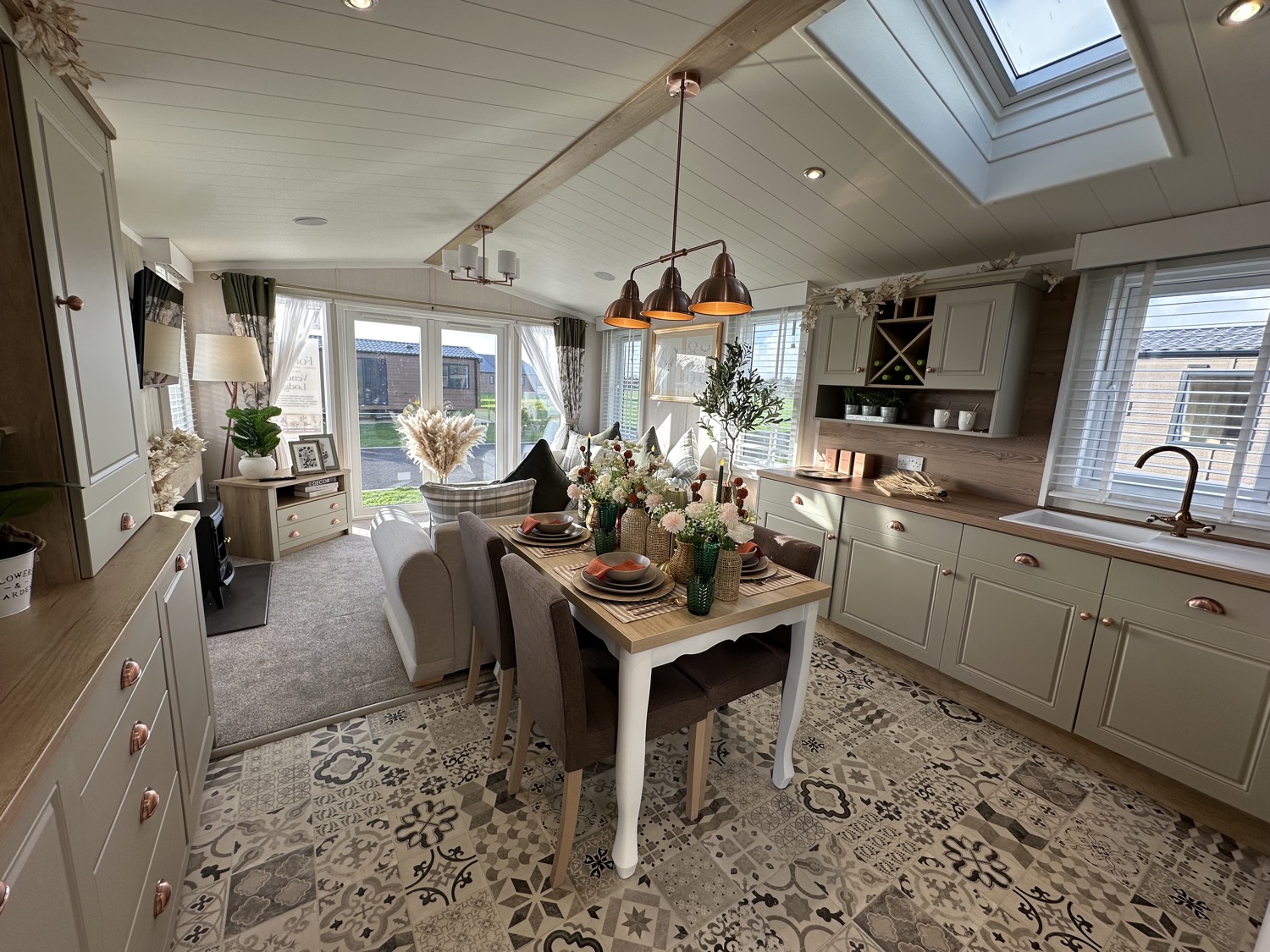 The Vendee, kitchen dining