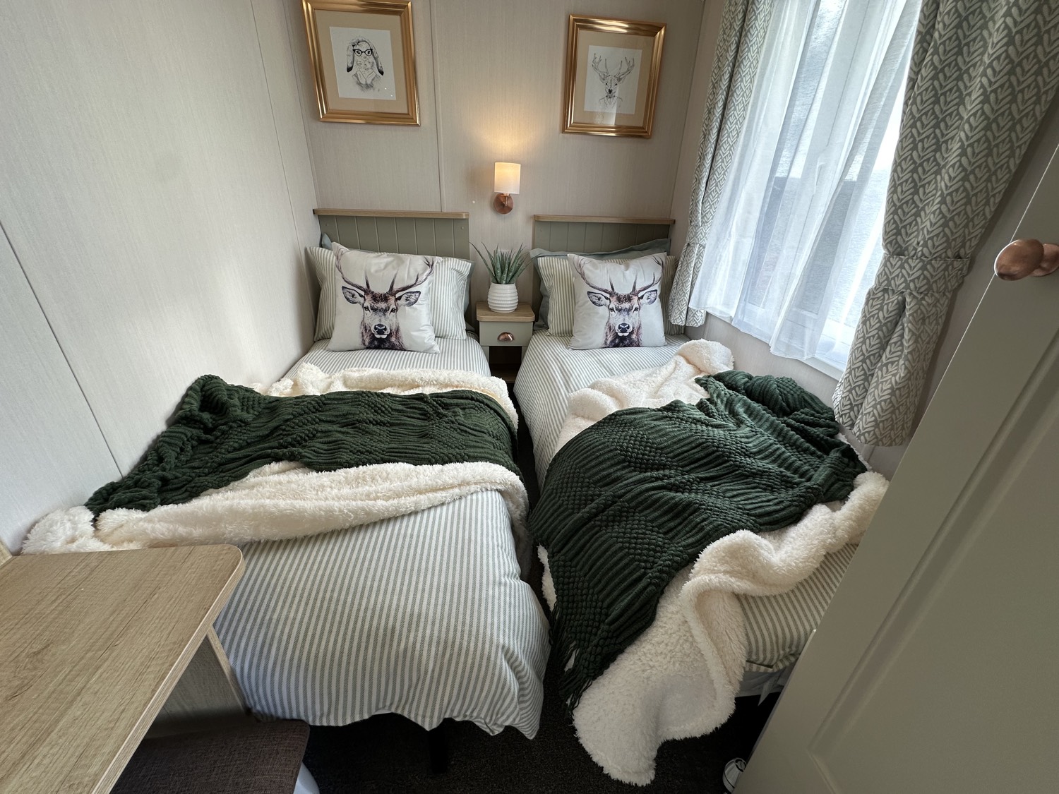 The Vendee, twin bedroom