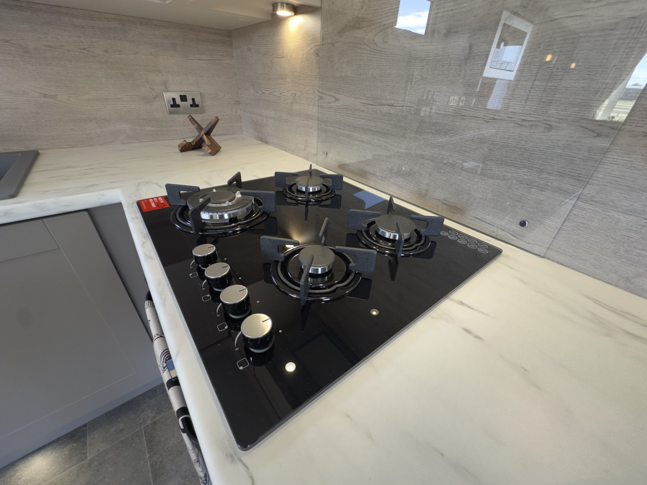 The Salisbury, the gas hob set into the worktop