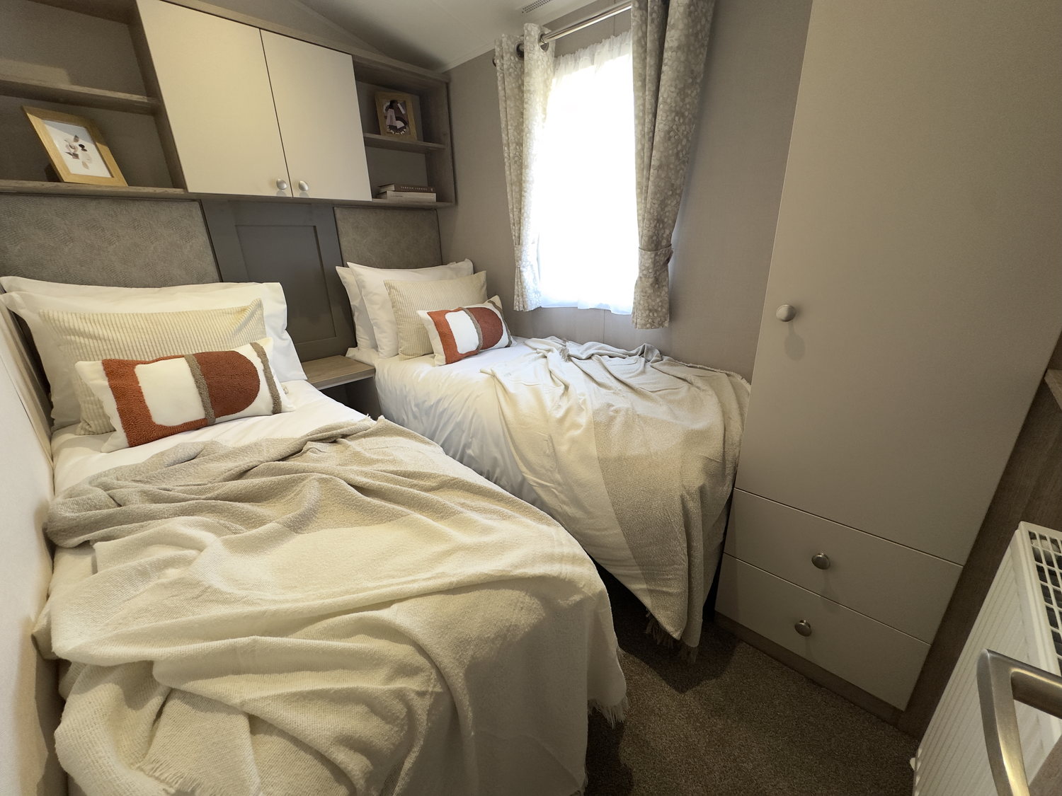 The Salisbury, twin bedroom