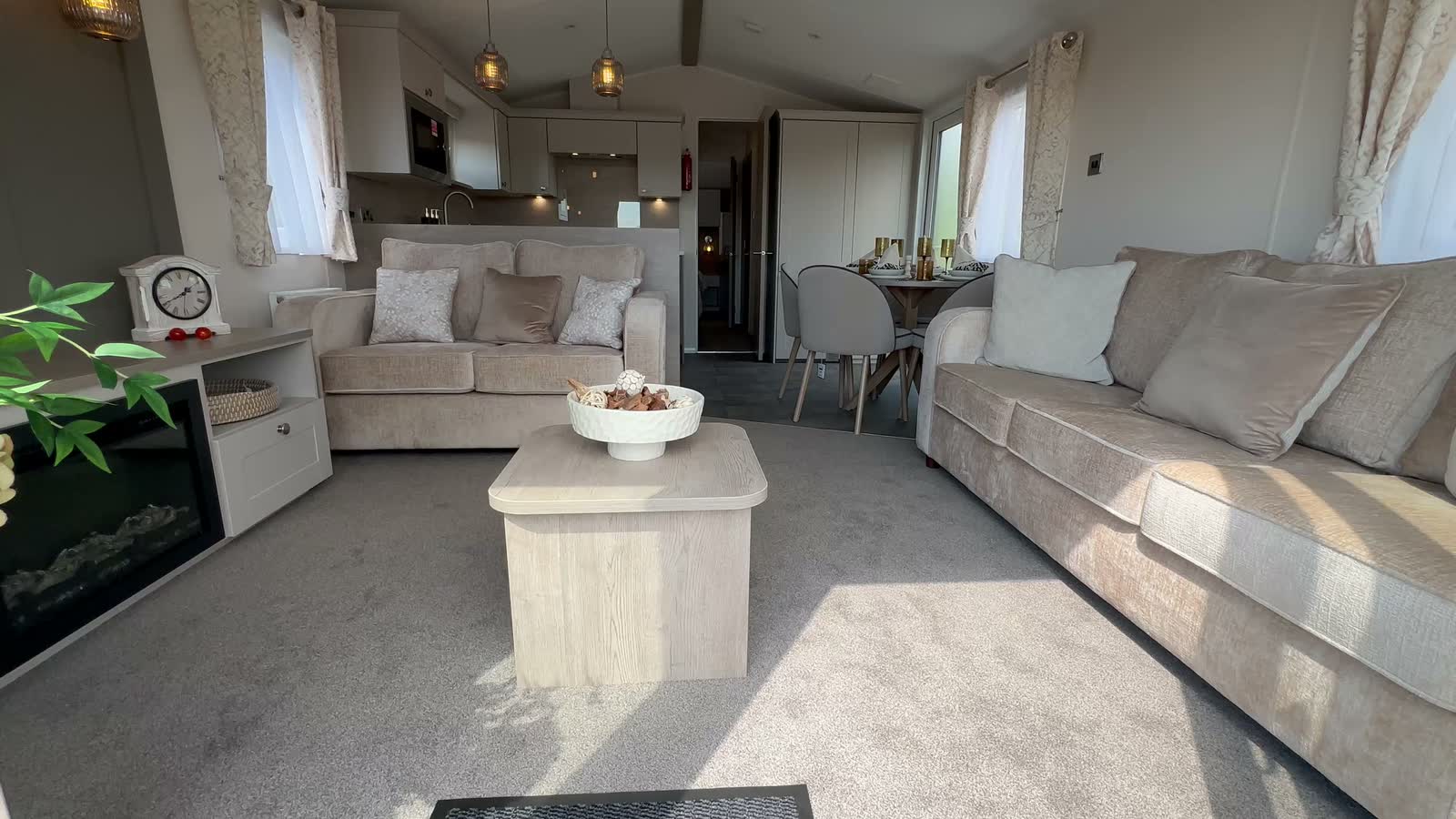 The Salisbury, the lounge and kitchen